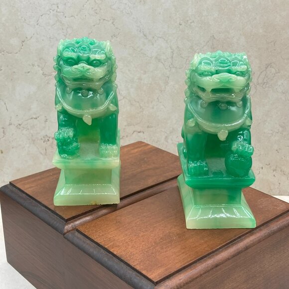 Jade Colored Resin Chinese Foo dog Figurine Pair Asian Decor - Picture 1 of 10
